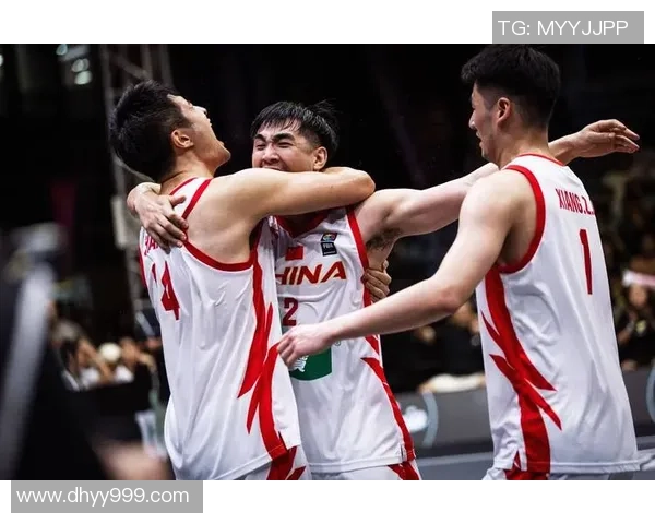 中国篮球队迎战澳大利亚队全力争胜展现实力与团队精神