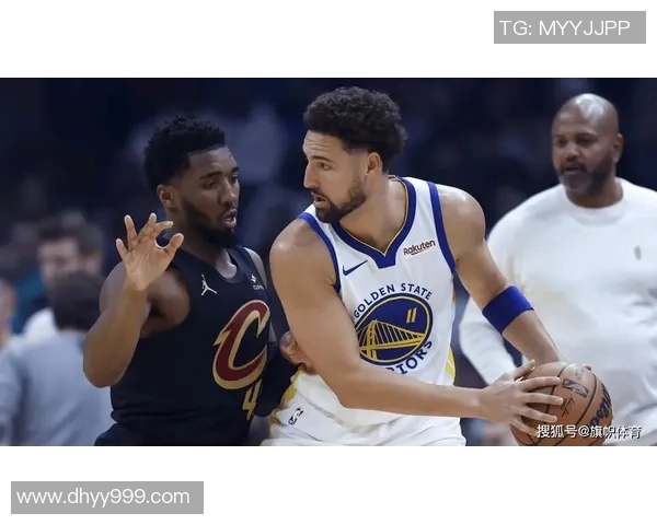 独行侠与勇士激战12月23日NBA赛场巅峰对决精彩瞬间回顾